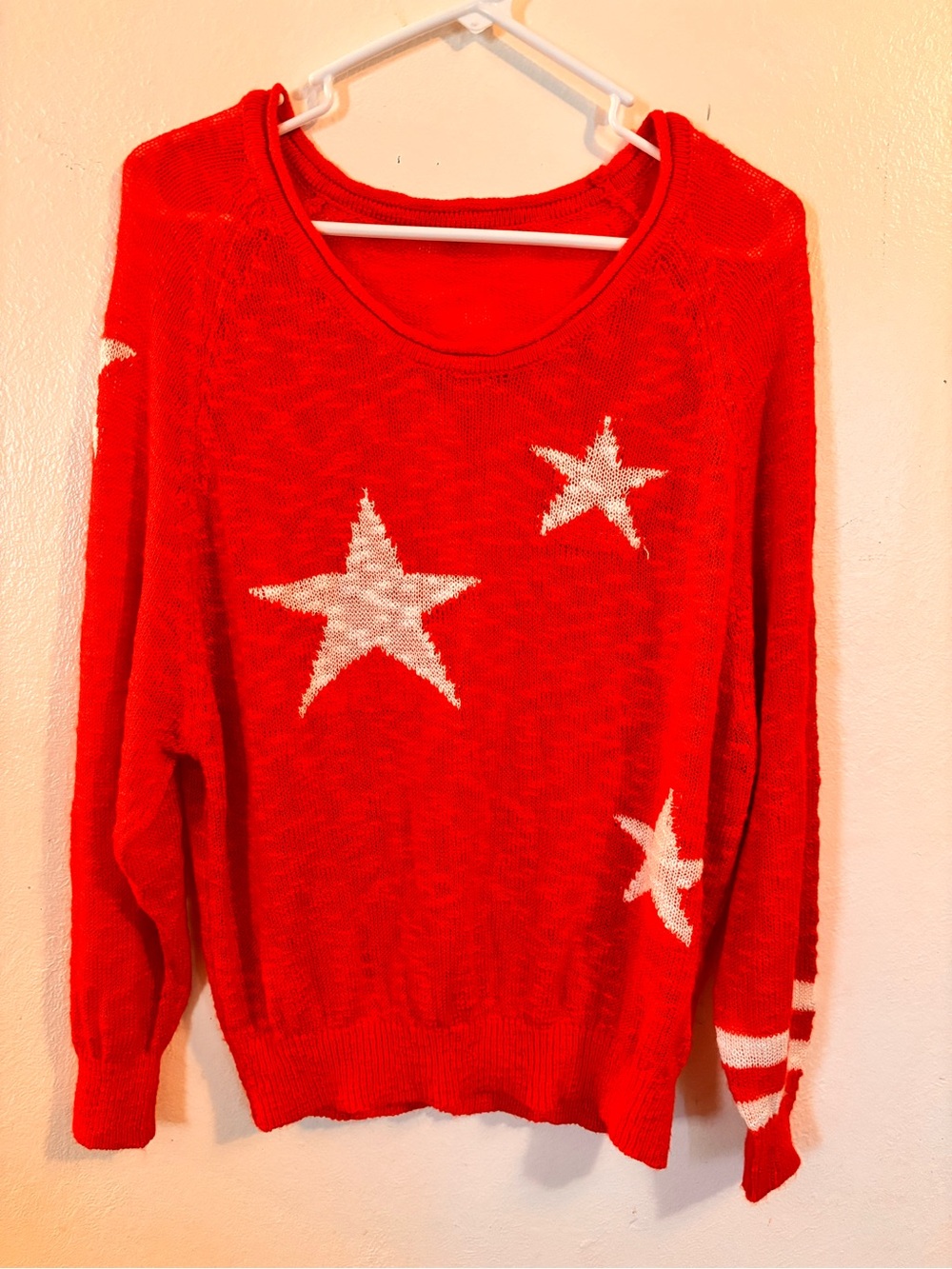 Red Star-Accent Scoop Neck Sweater